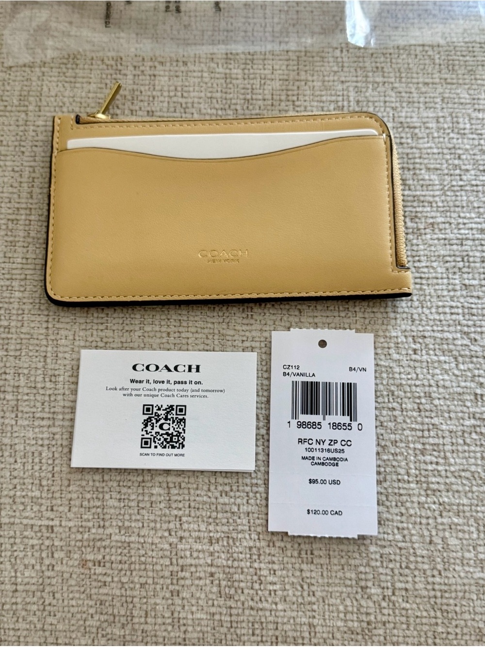 COACH Vanilla New York Zip Card Case